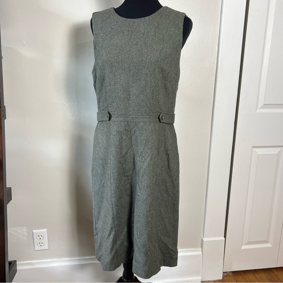 Banana Republic Dresses & Skirts - Banana Republic wool blend jumper, size 12.